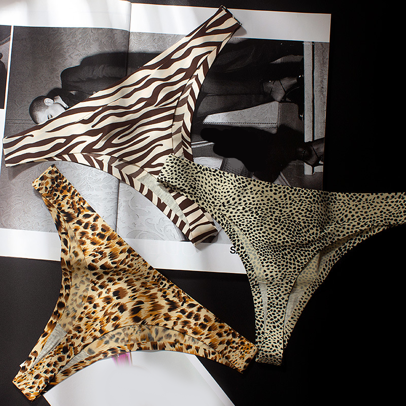 Chiloti sexy pentru femei, cu imprimeu leopard, material matasos, cu talie joasa, o piesa lenjerie intima