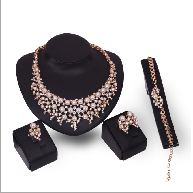 Set de bijuterii de dama de lux cu perle artificiale, format din colier, cercei, inel si bratara, 4 piese