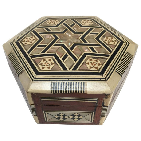 Middle Eastern Handcrafted Syrian Mother-of-Pearl Inlaid Box - E-mosaik