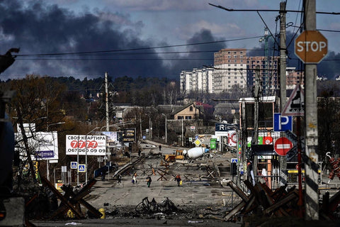 Evacuation of Irpin photographed by Aris Messinis for AFP