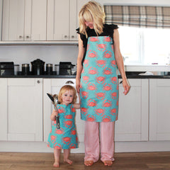 Make a child's apron from a tea towel