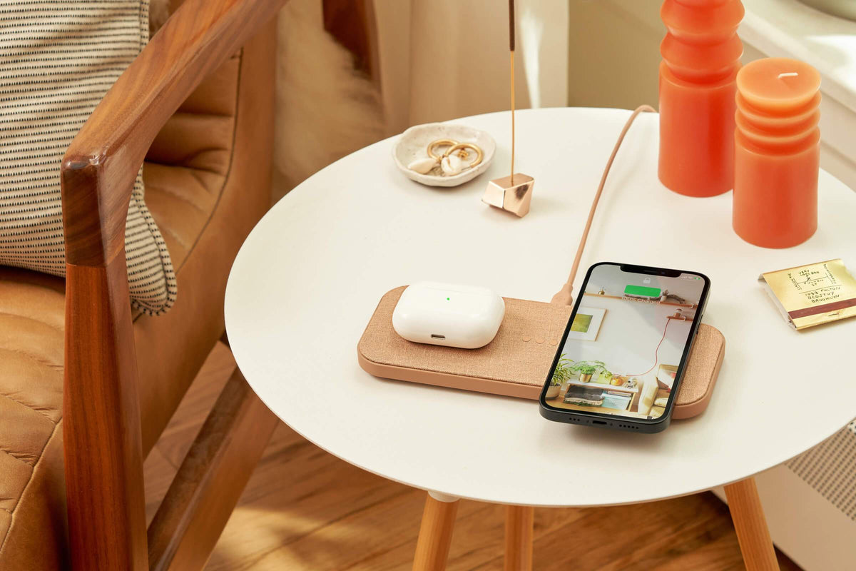 CATCH:2 - Multi-device Wireless Charger | Courant