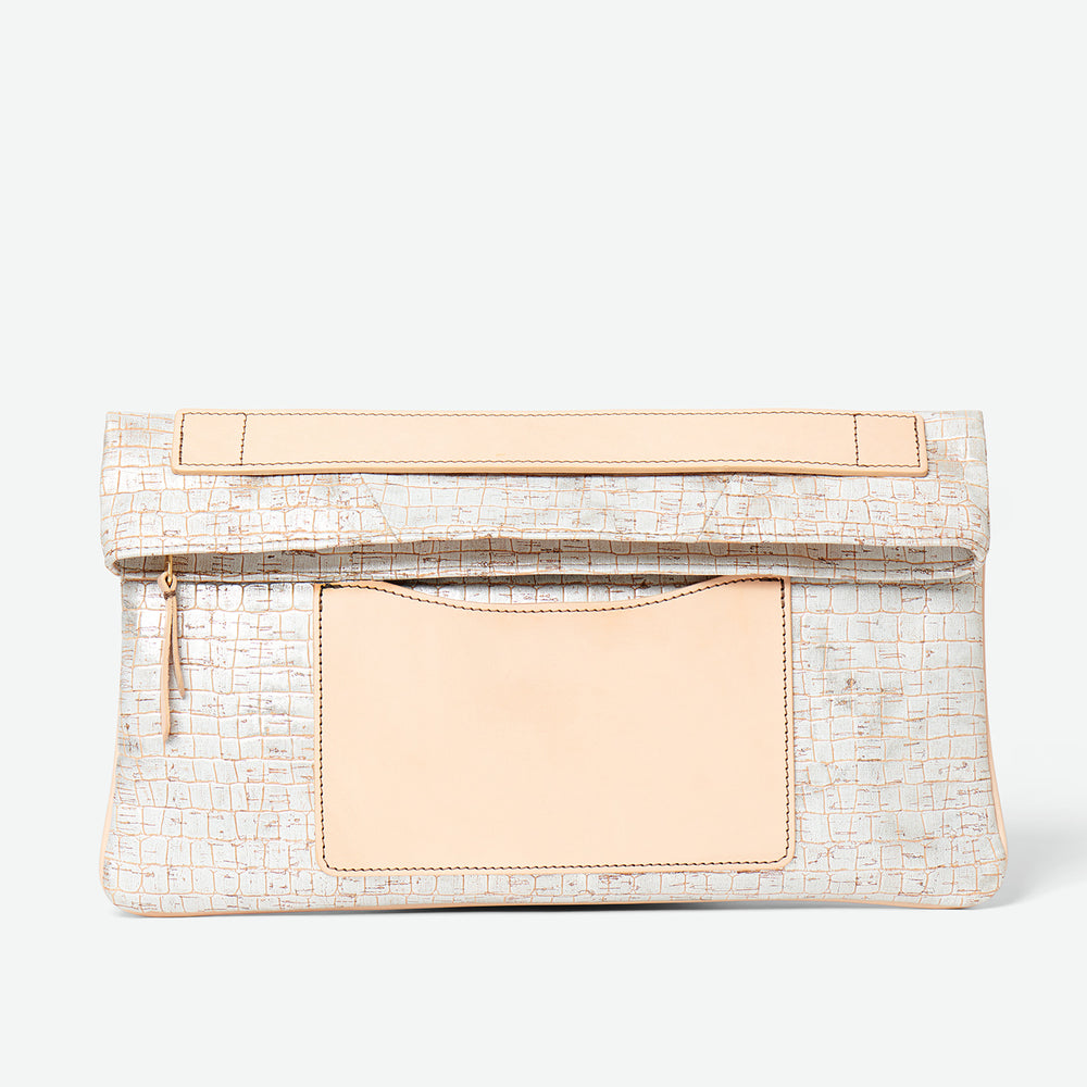 Melvia Handheld Cork Clutch/Portfolio - Silver Cayman – Paula Parisotto