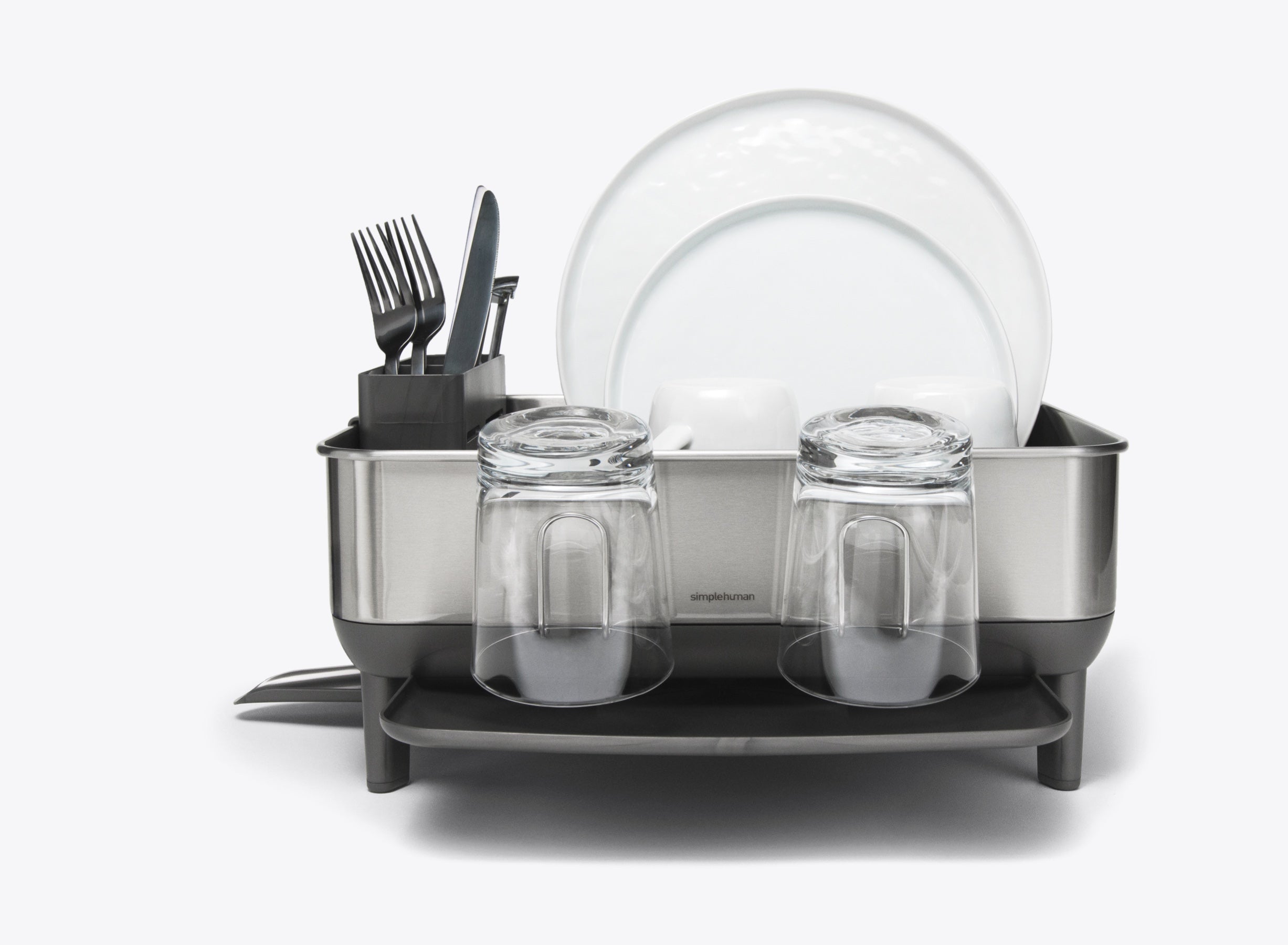 large capacity dishrack allows for many dishes to be piled in