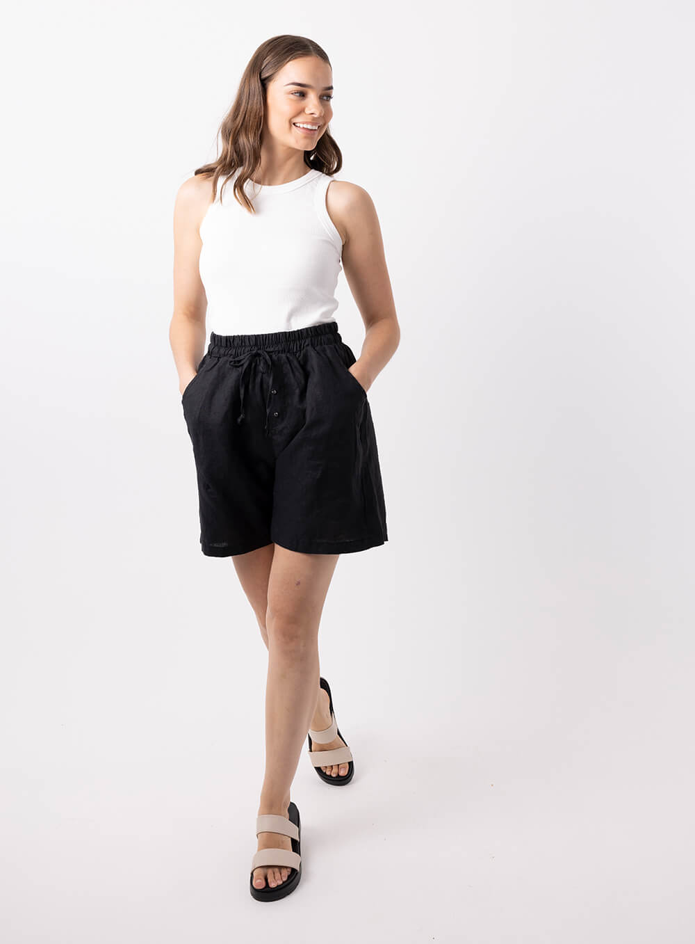 Adeline Linen Short-Black