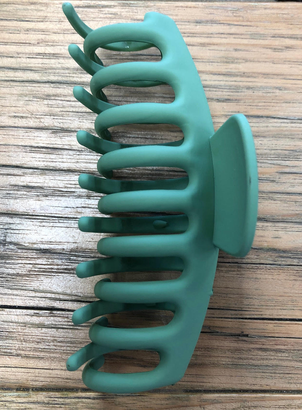 Regina Claw Clip-GREEN