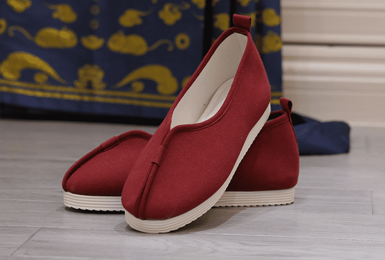 Red traditional Chinese shoes for women in Qing dynasty