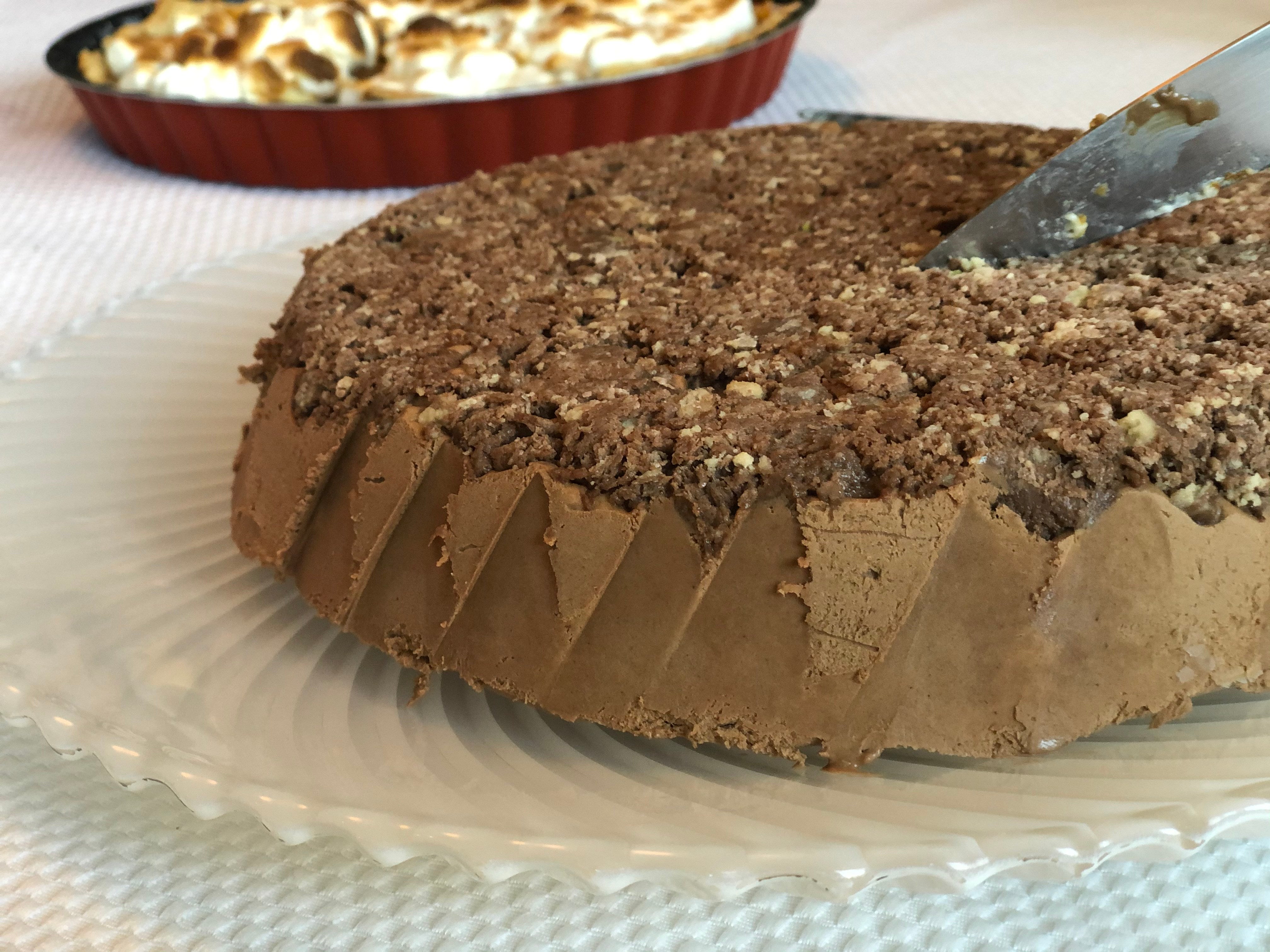 Súper-simple pie helado de tahini, silan y halva