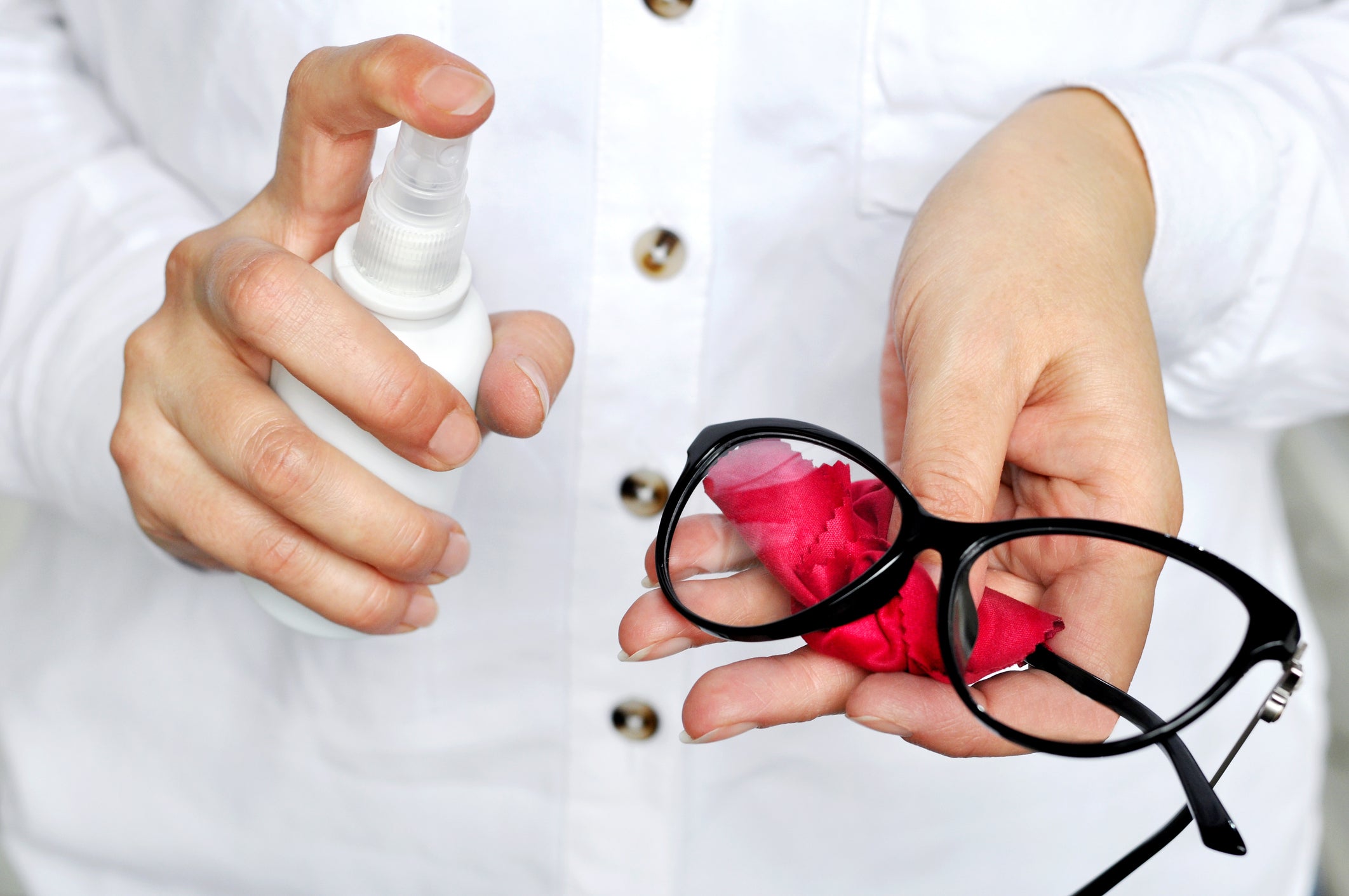 How to Make Eyeglass Cleaner at Home