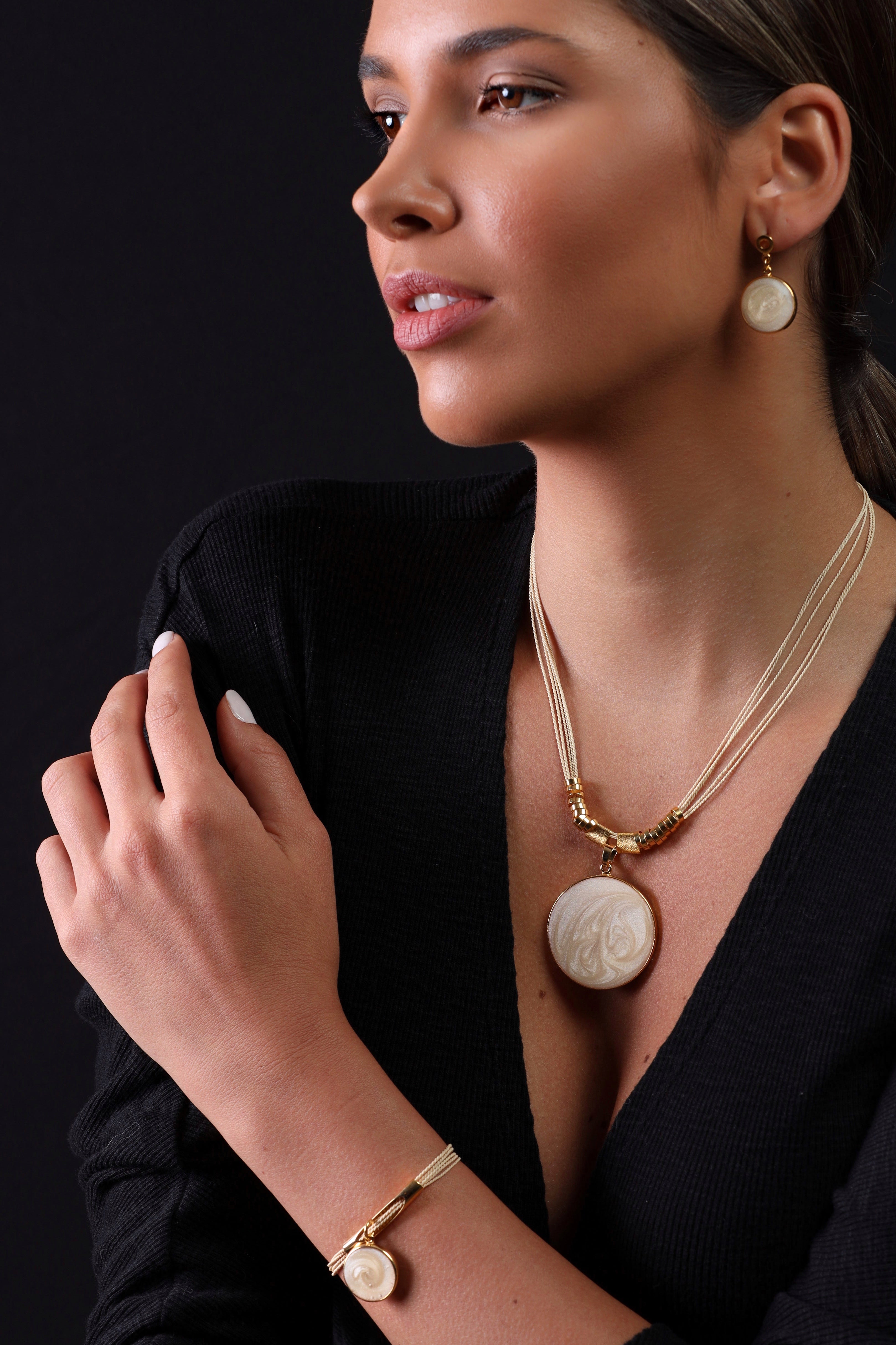 Mother of Pearl Handmade Necklace - 18Kt Gold Plated