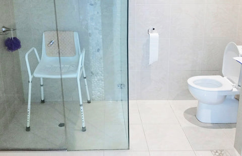 Shower chairs, toilet frames, grab rails and handheld showers! Bathroom and toilet aids to prevent falls in your bathroom 