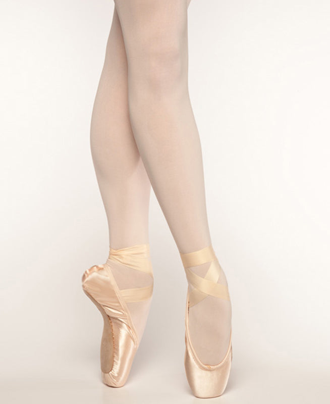 suffolk status pointe shoe