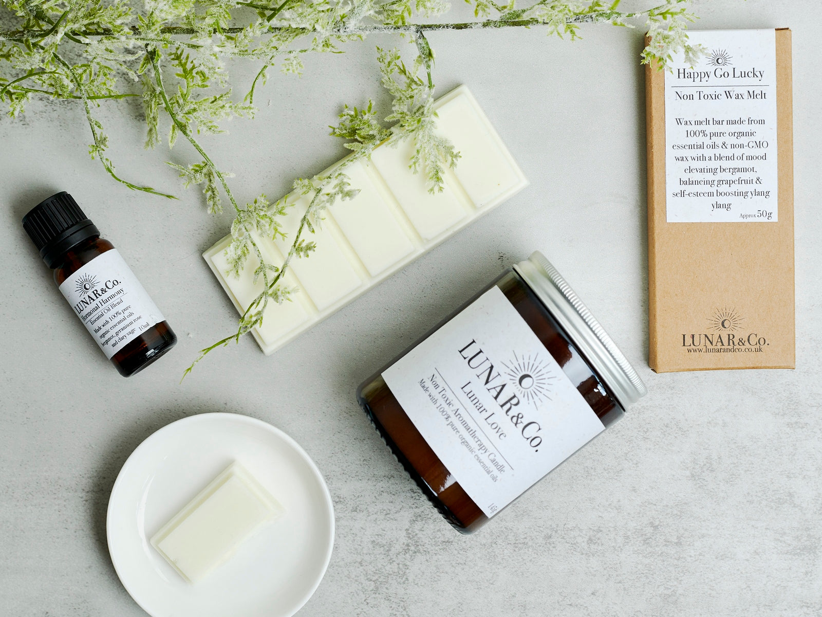 Lunar&Co. aromatherapy candles and essential oils