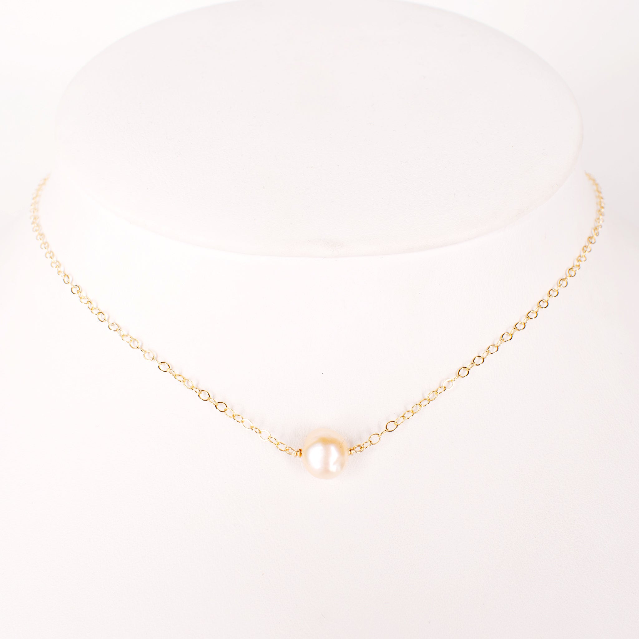 Hera Pearl Choker