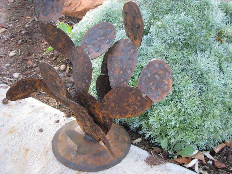 Prickly Pear Cactus Yard Art, Small - Lema's Kokopelli Gallery