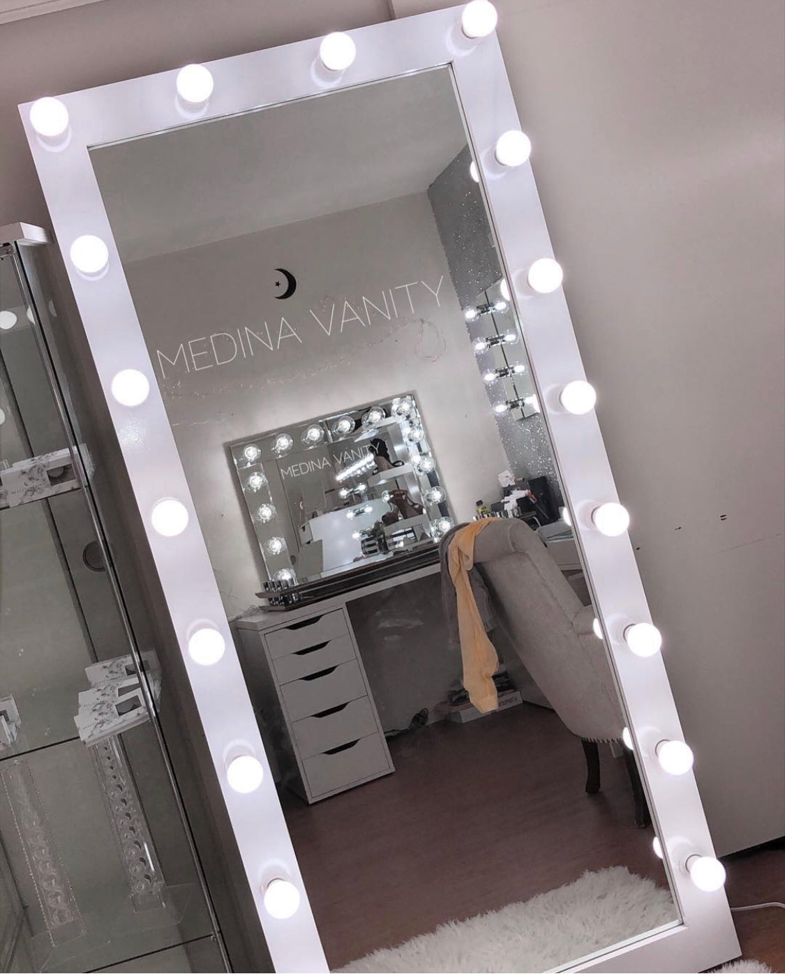 body mirror with lights cheap