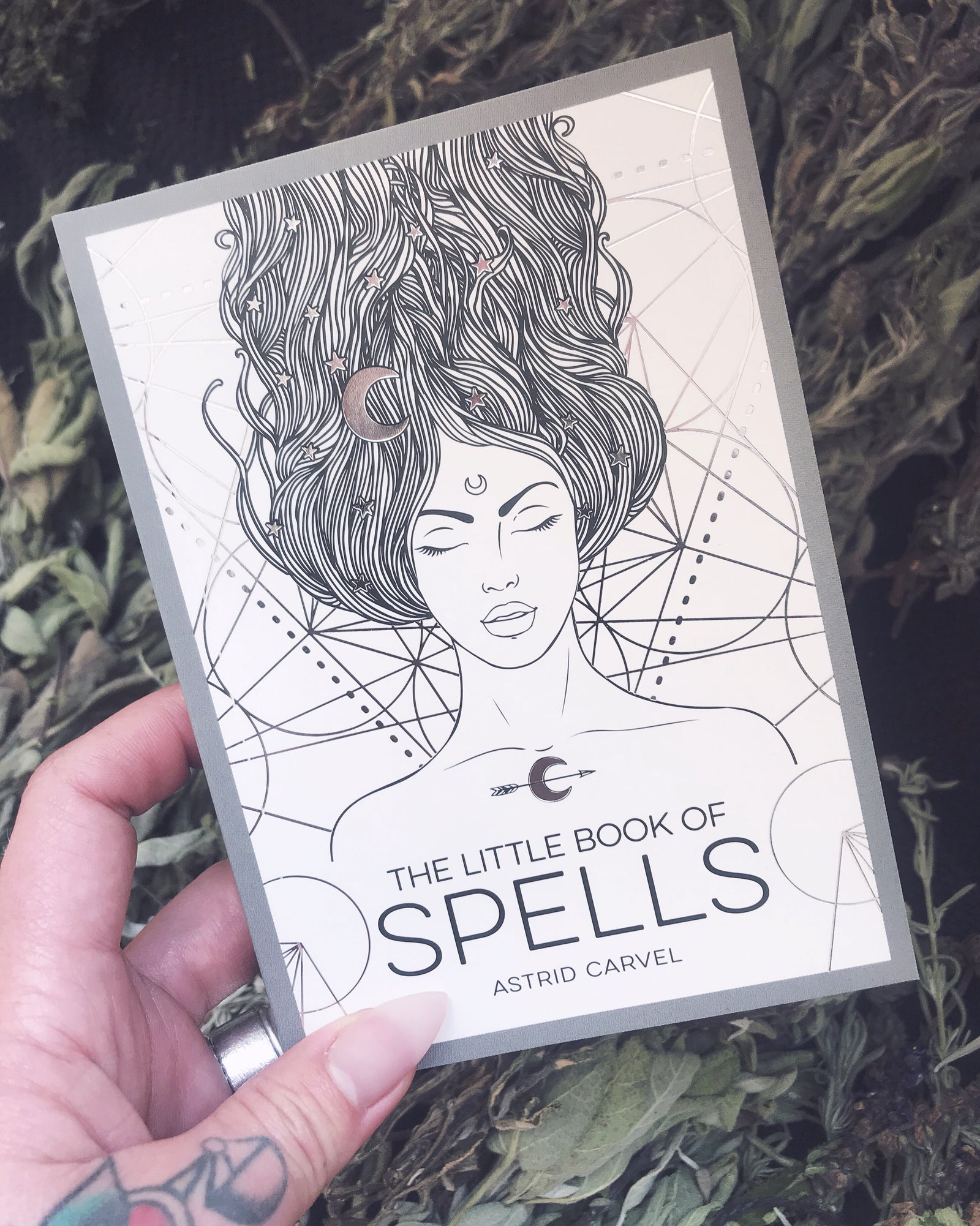 Moon Spells - An Enchanting Spell Book of Magic and Rituals - Rite of Ritual