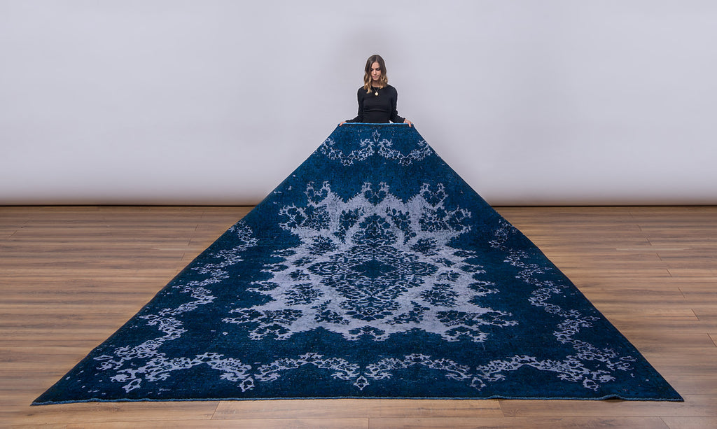 Oversized Rugs: A Visual Feast for Designing a Large Space - The
