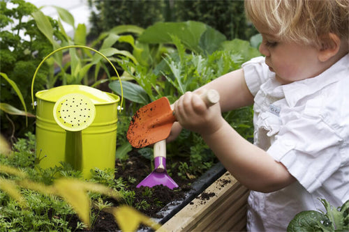 enfant-jardinage-accessoires-outils