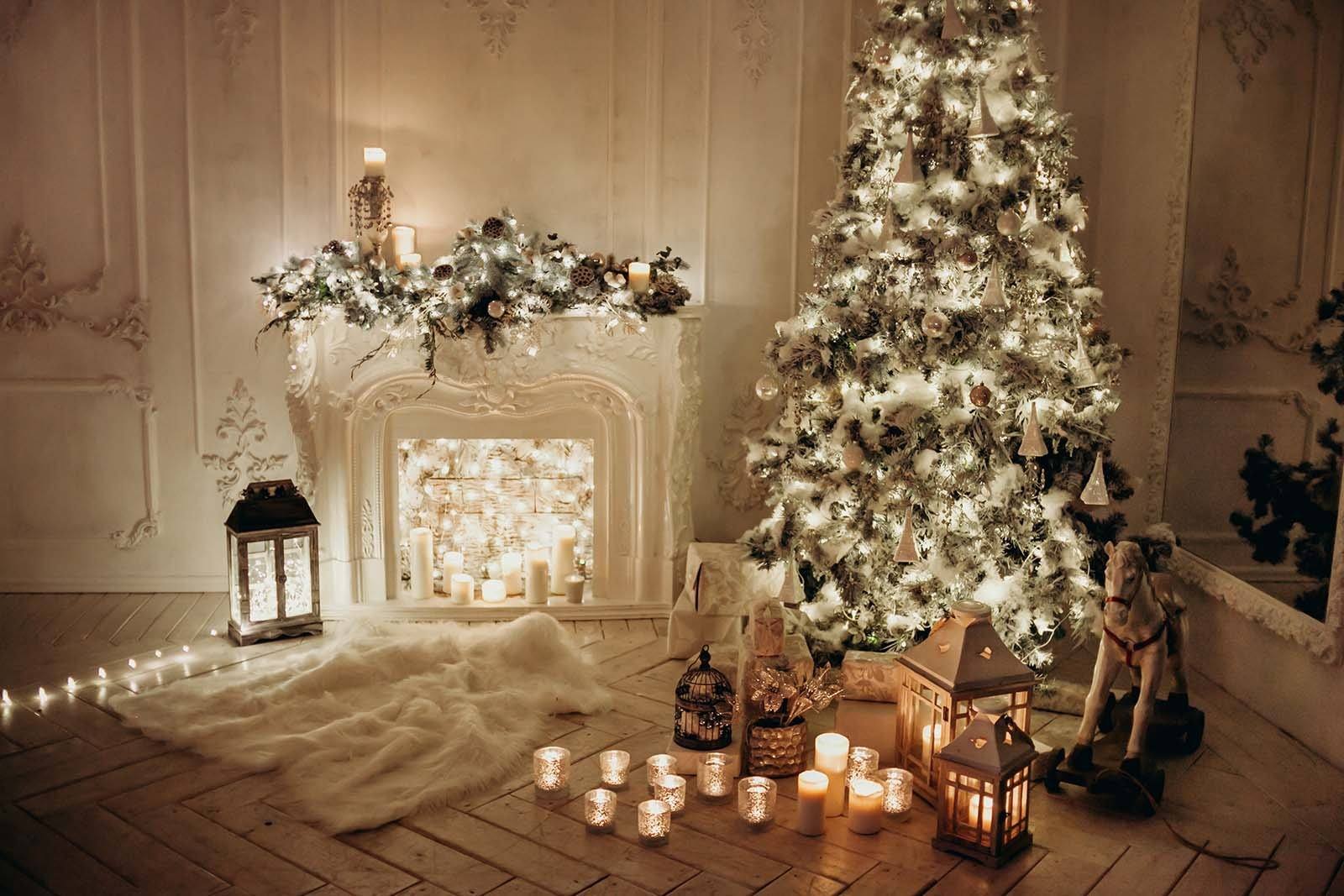 White Living Room Christmas Tree Fireplace