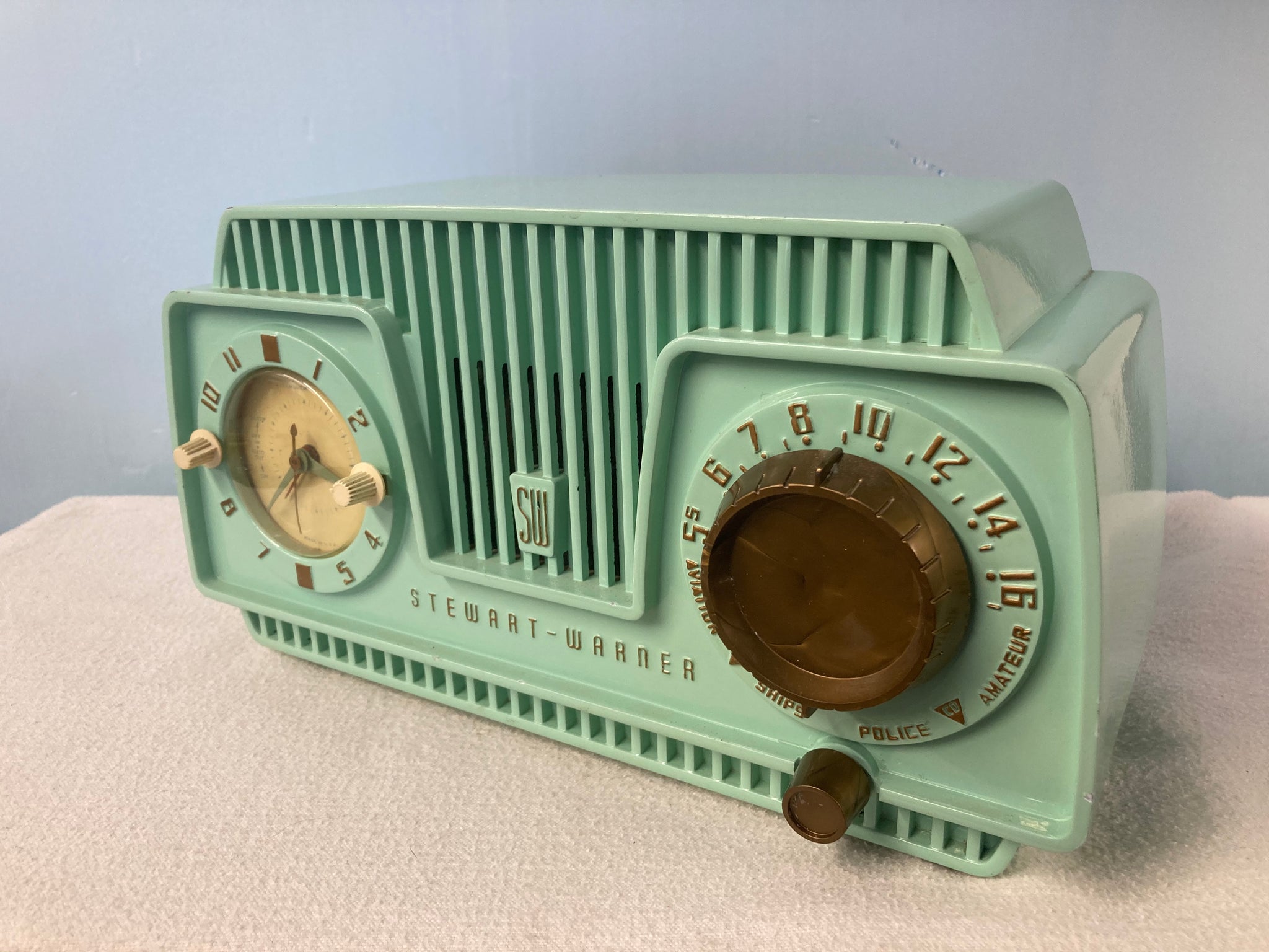 Stewart Warner 9187 Seabreeze Green Tube Radio | Antique, Retro ...