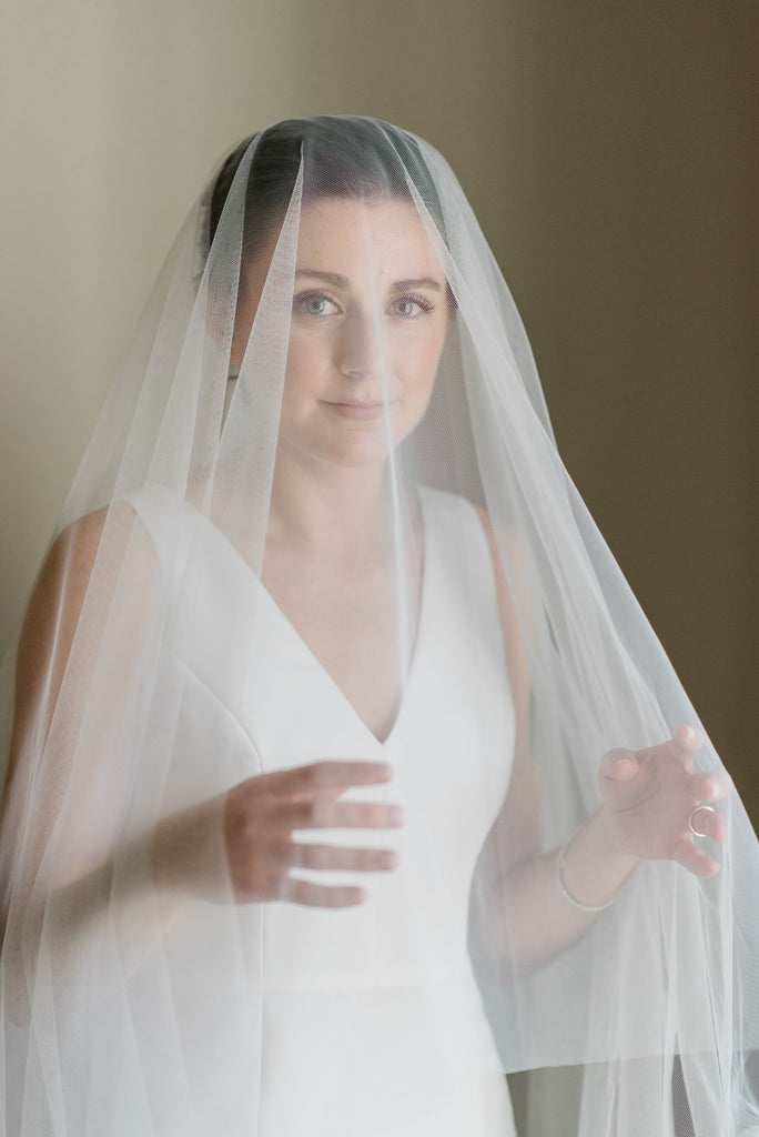 Wedding Veils: Difference Between a Drop Veil Blusher and No