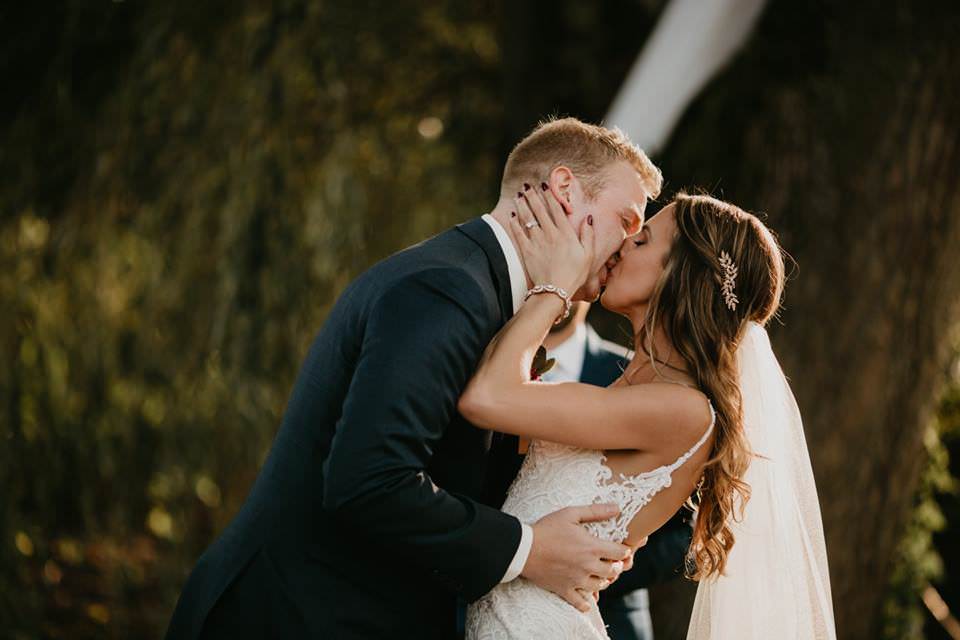 How to Wear a Beaded Hair Comb Accessory with your Veil – One Blushing  Bride Custom Wedding Veils