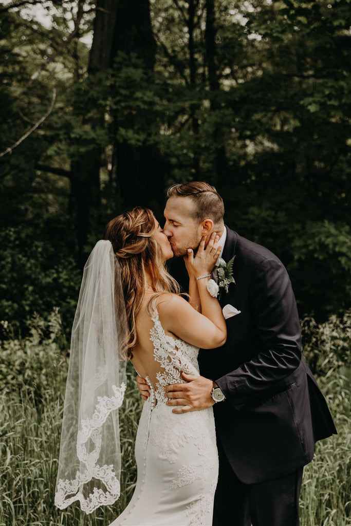 The 5 Biggest Wedding Veil Mistakes To Avoid – One Blushing Bride Custom  Wedding Veils