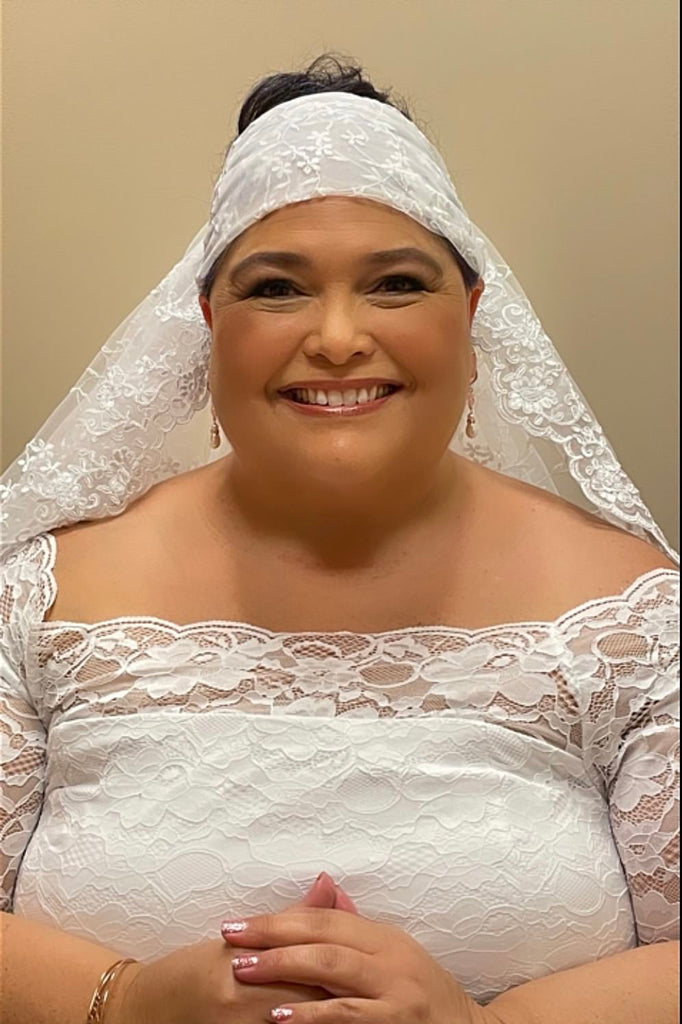 plus size bride wearing beautiful lace wedding veil with headband to cover hair loss