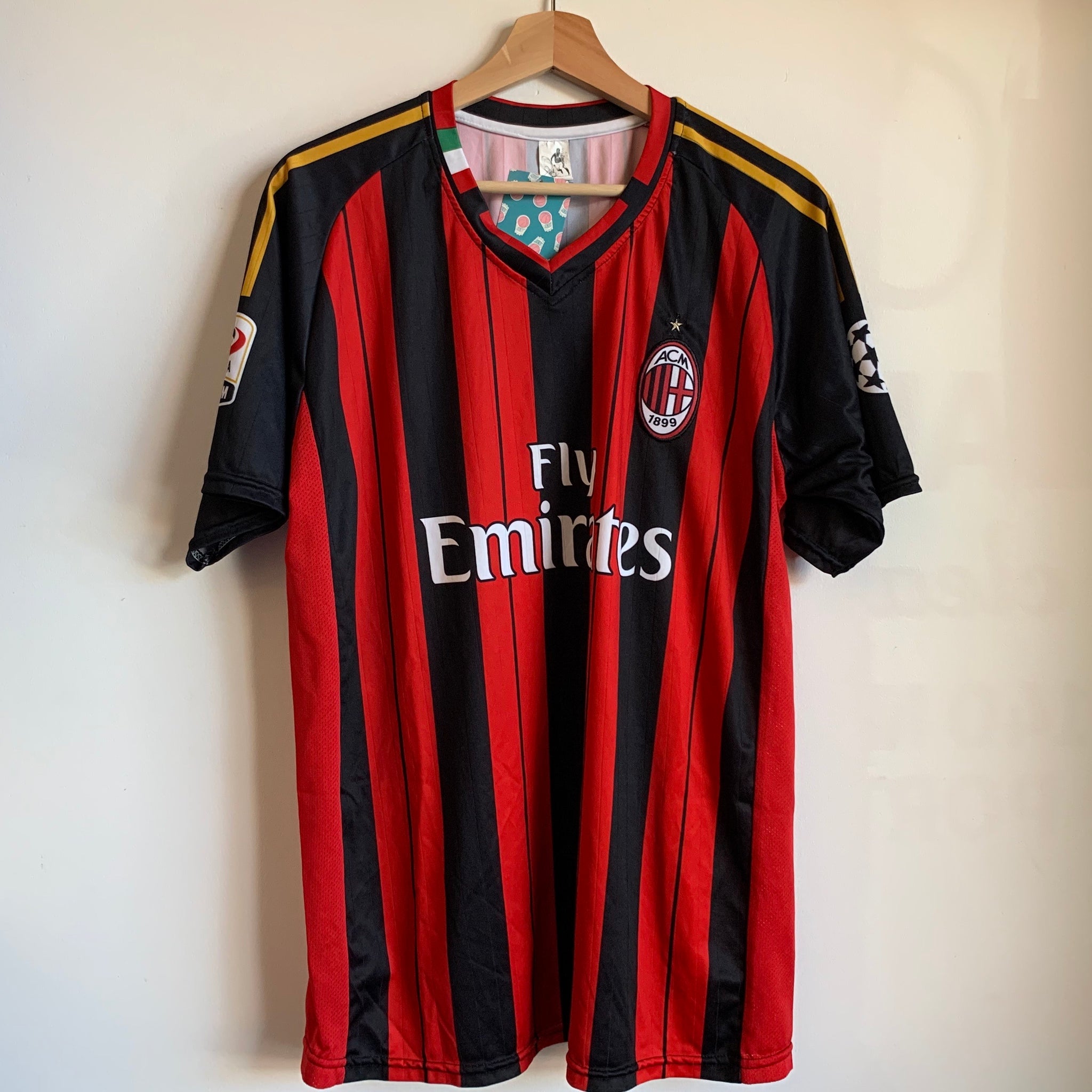 red and black soccer jersey