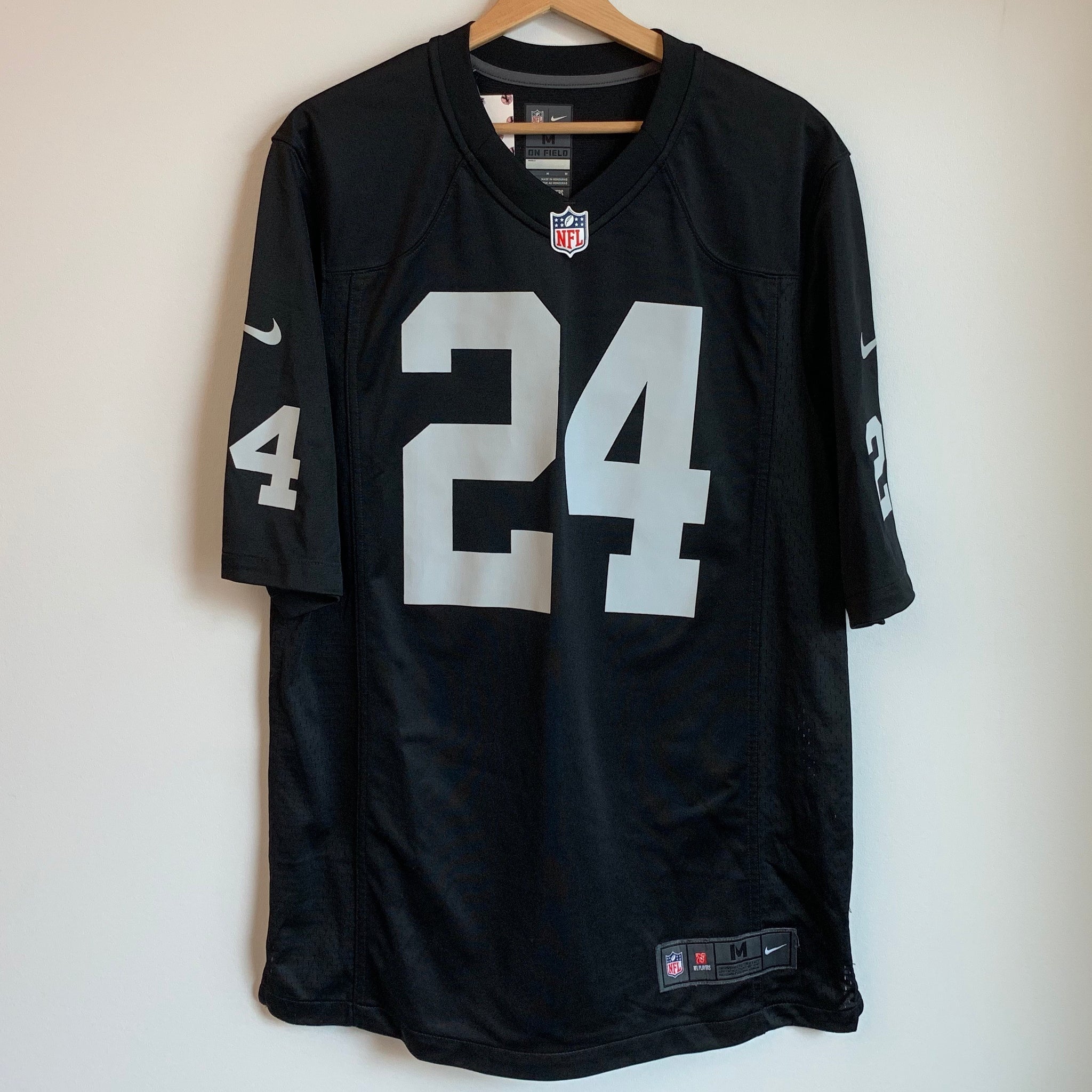 marshawn lynch on field jersey