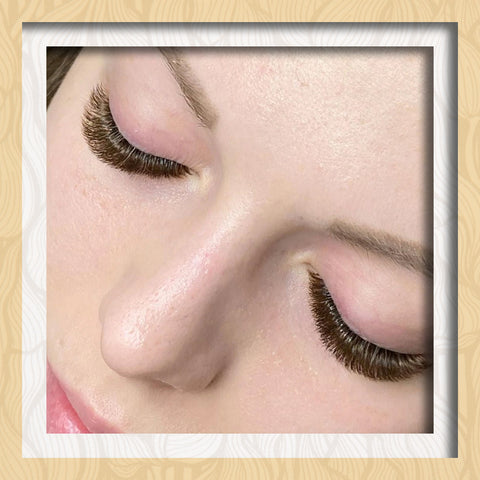 <p><span style="font-weight: 400;">Image of a lash client opted classy natural brown lash extension </span></p> <p> </p>