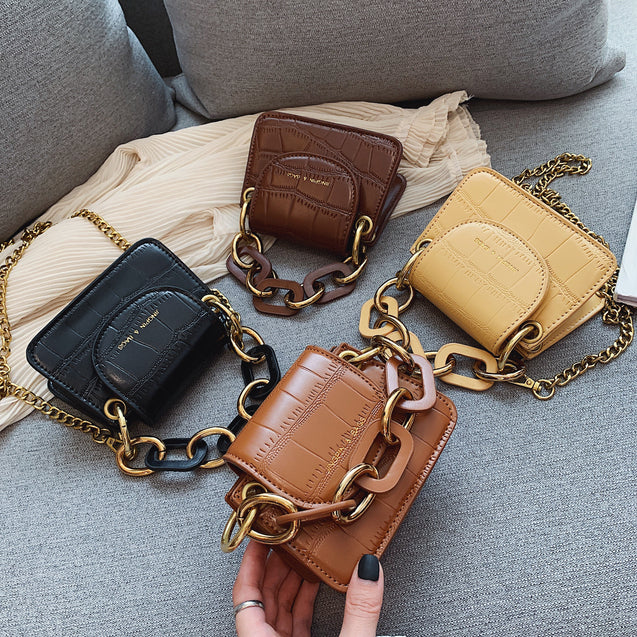 Thick Chain Design Tote Bag - Glamoxury
