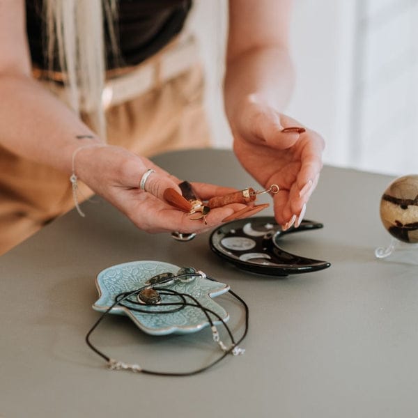 se protéger avec une amulette ou un talisman