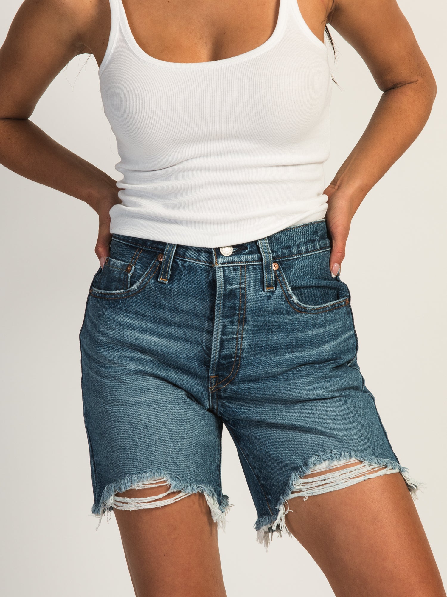 LEVIS 501 MID THIGH SHORT - CLEARANCE