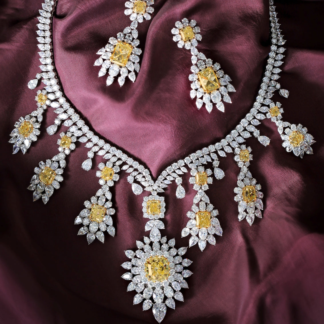 Beauvince Maira Diamond Necklace '19.26 ct Diamonds' in Gold For