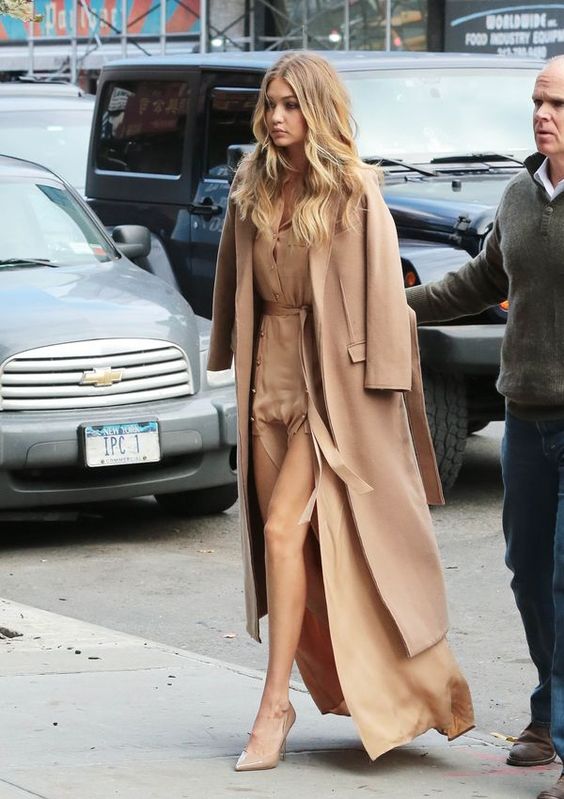 Gigi Hadid Nude Pumps