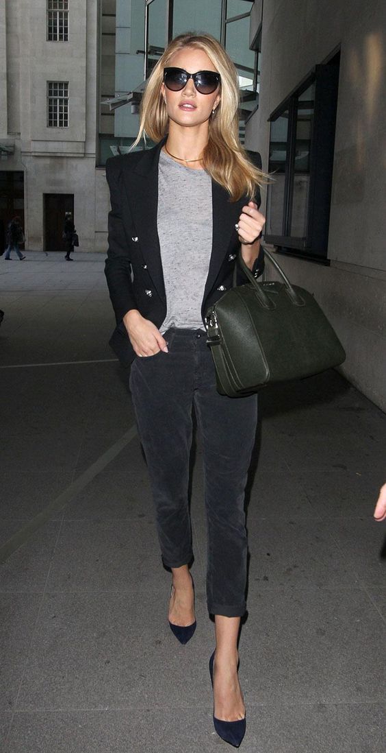 Rose Huntington Whitely Black Pumps