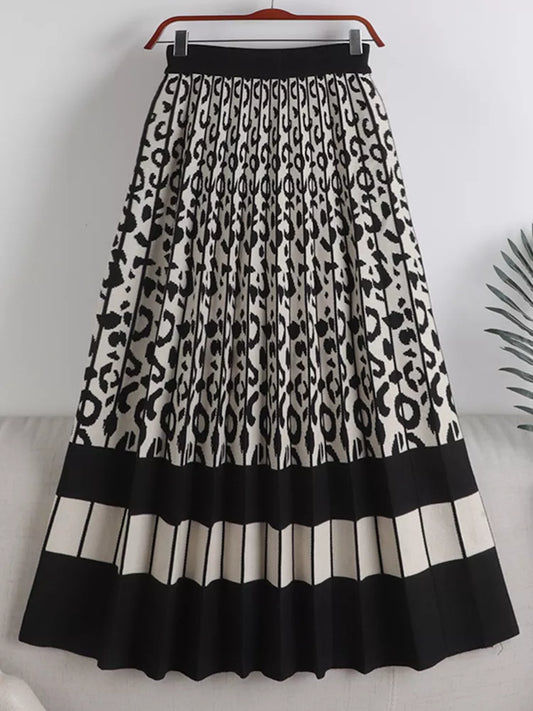 Monochrome Knitted Skirt - seilerlanguageservices