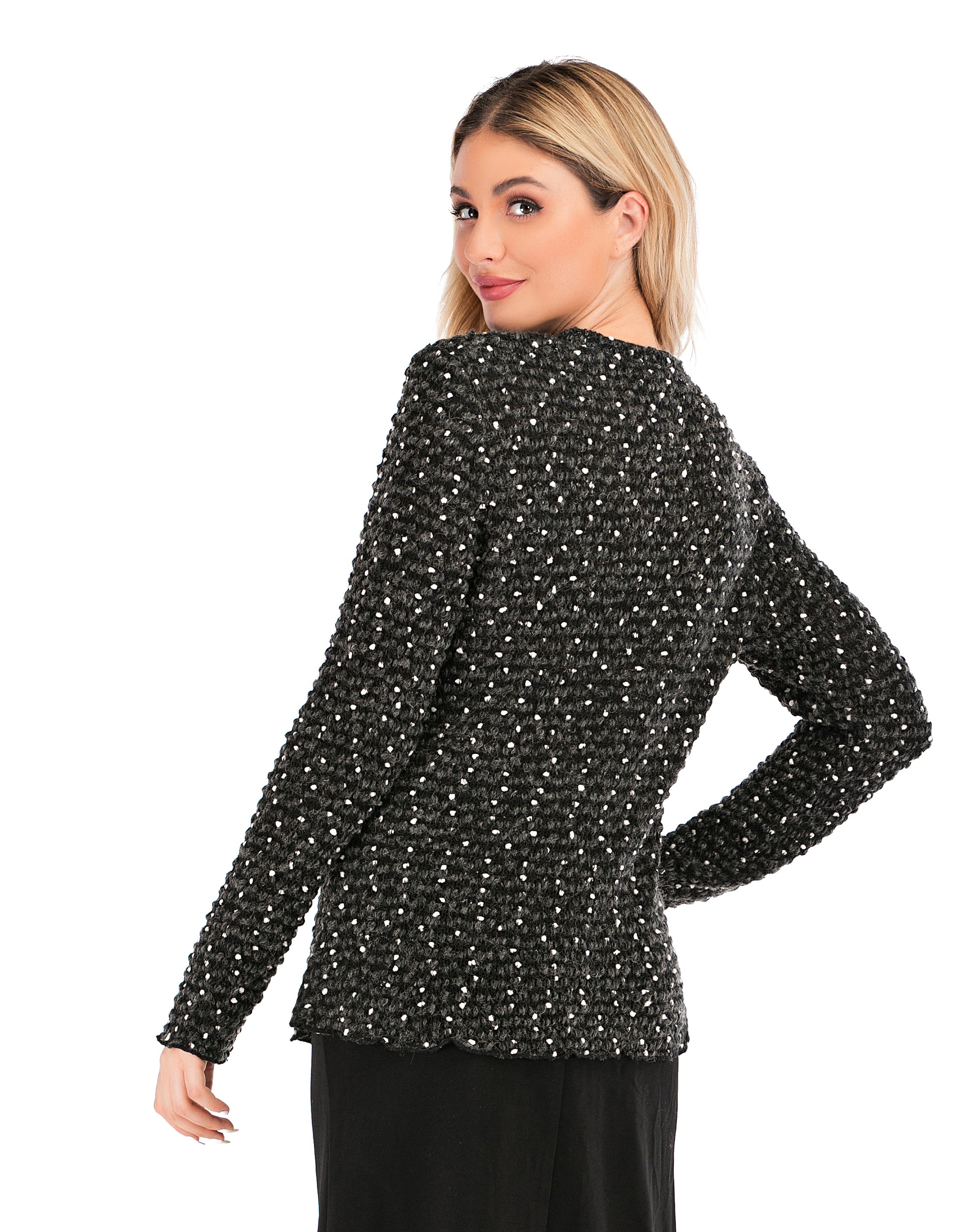 Elegant Black & White Long Sleeve Sweater - seilerlanguageservices