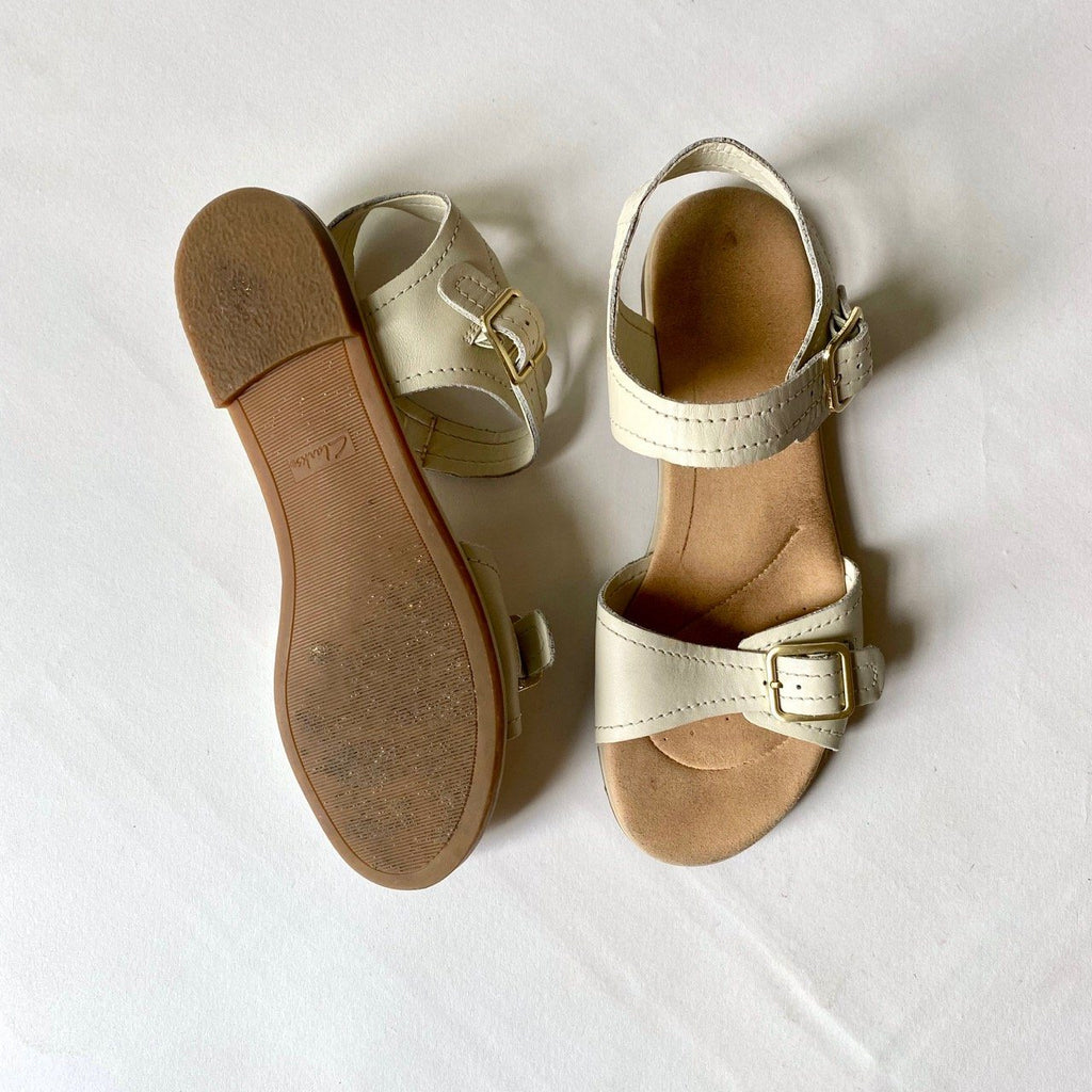 Clarks ecru padded sole leather flat sandals – Manifesto Woman