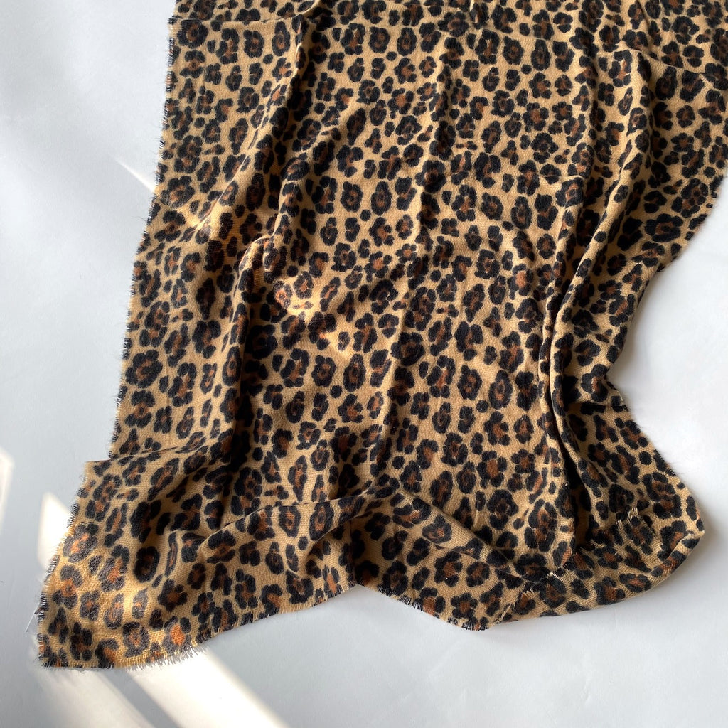 Zara oversized leopard print scarf - new – Manifesto Woman