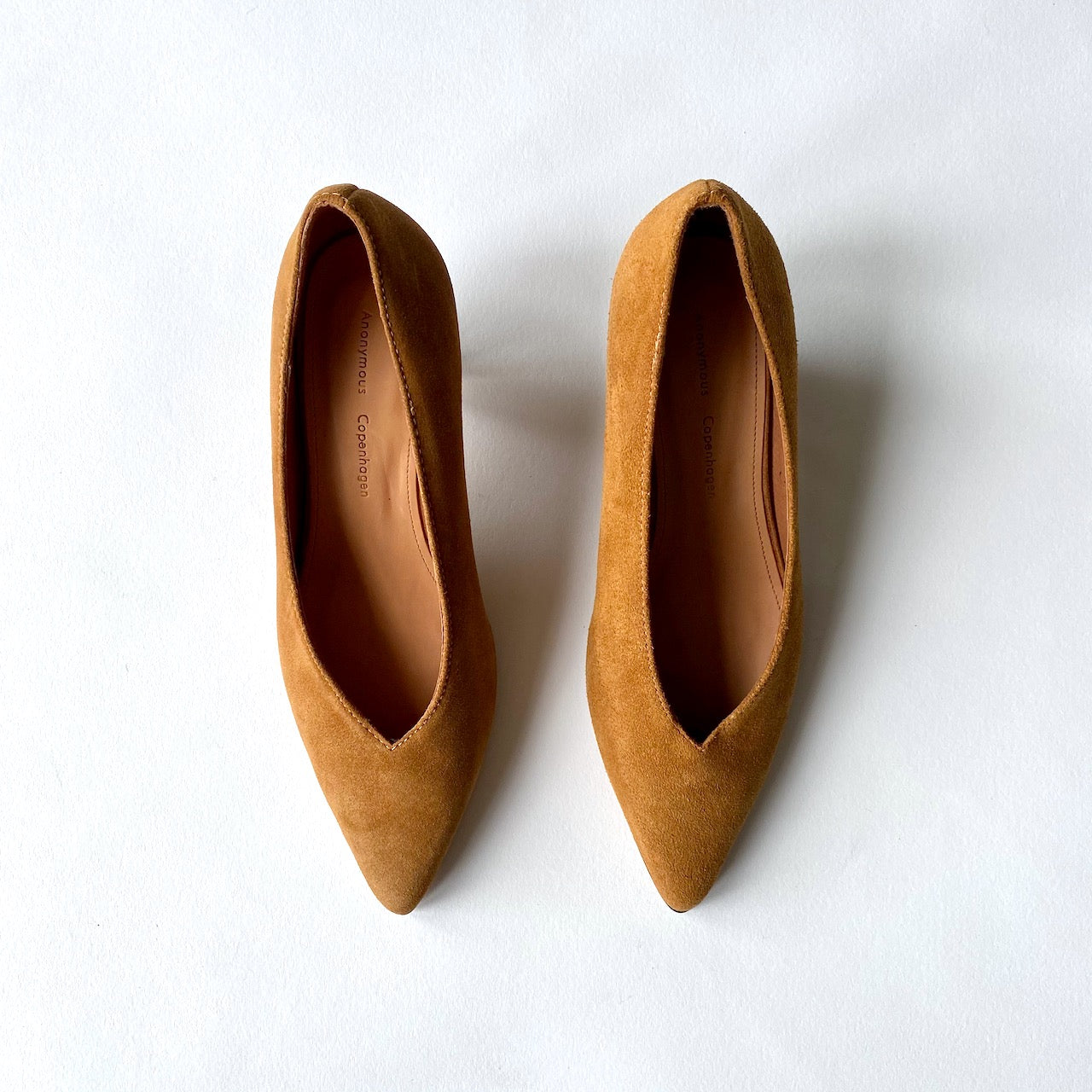 Anonymous Copenhagen caramel suede low heels new Manifesto Woman