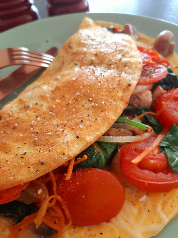 Omelet spinazie met SuperRoots Cichoreiwortelvezel gezonde lunch tegen obstipatie