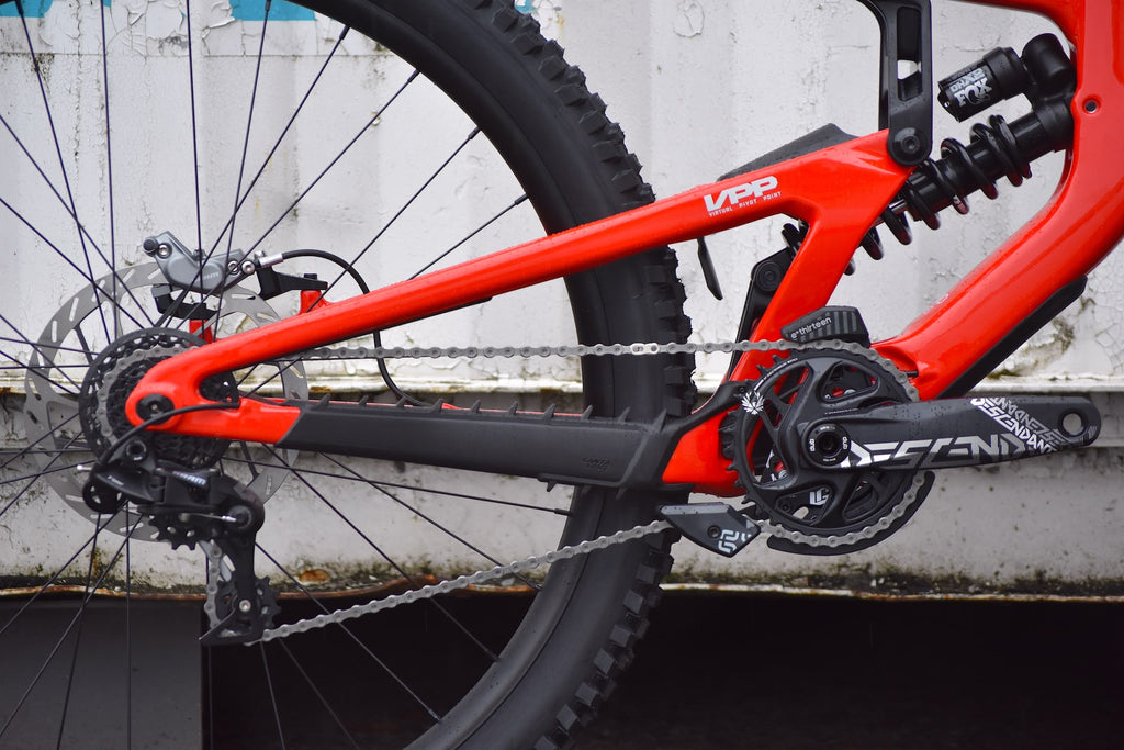 Santa Cruz V10 8 S build spec with GX 7sp DH drivetrain