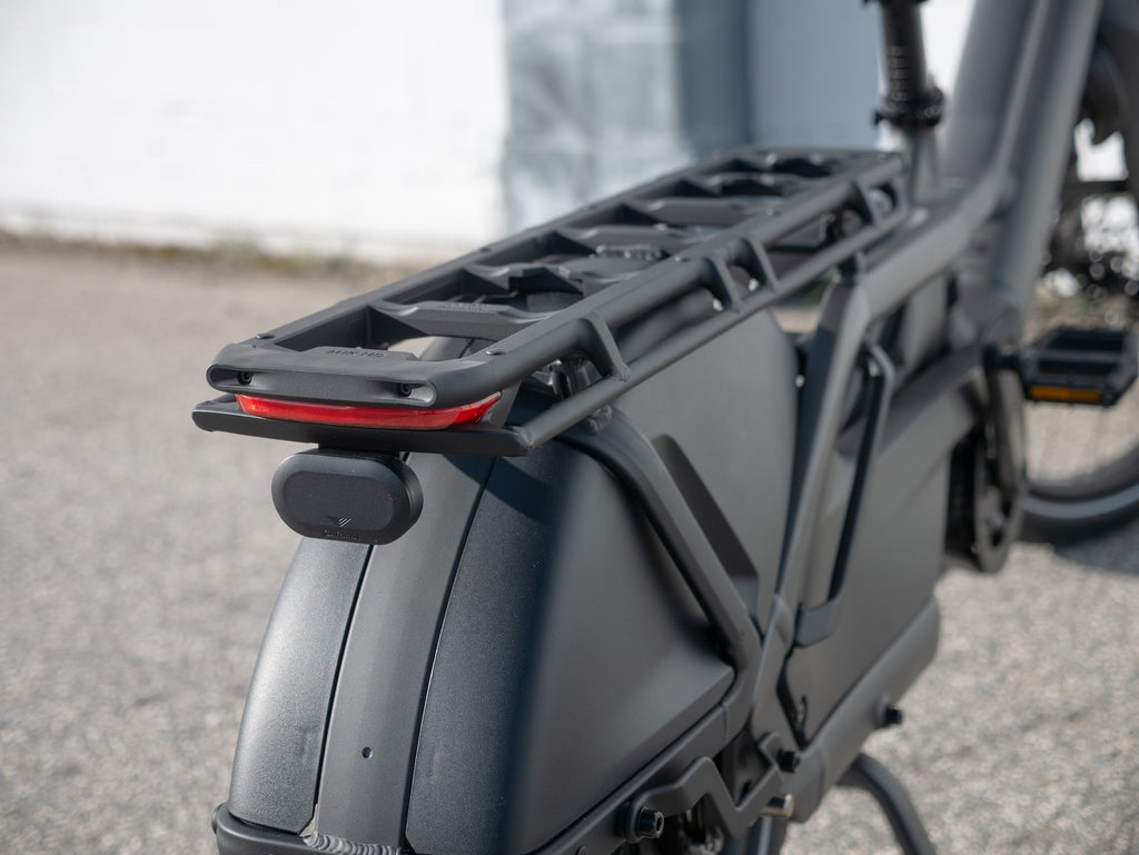 Specialized Turbo Porto rear rack with light and Garmin radar