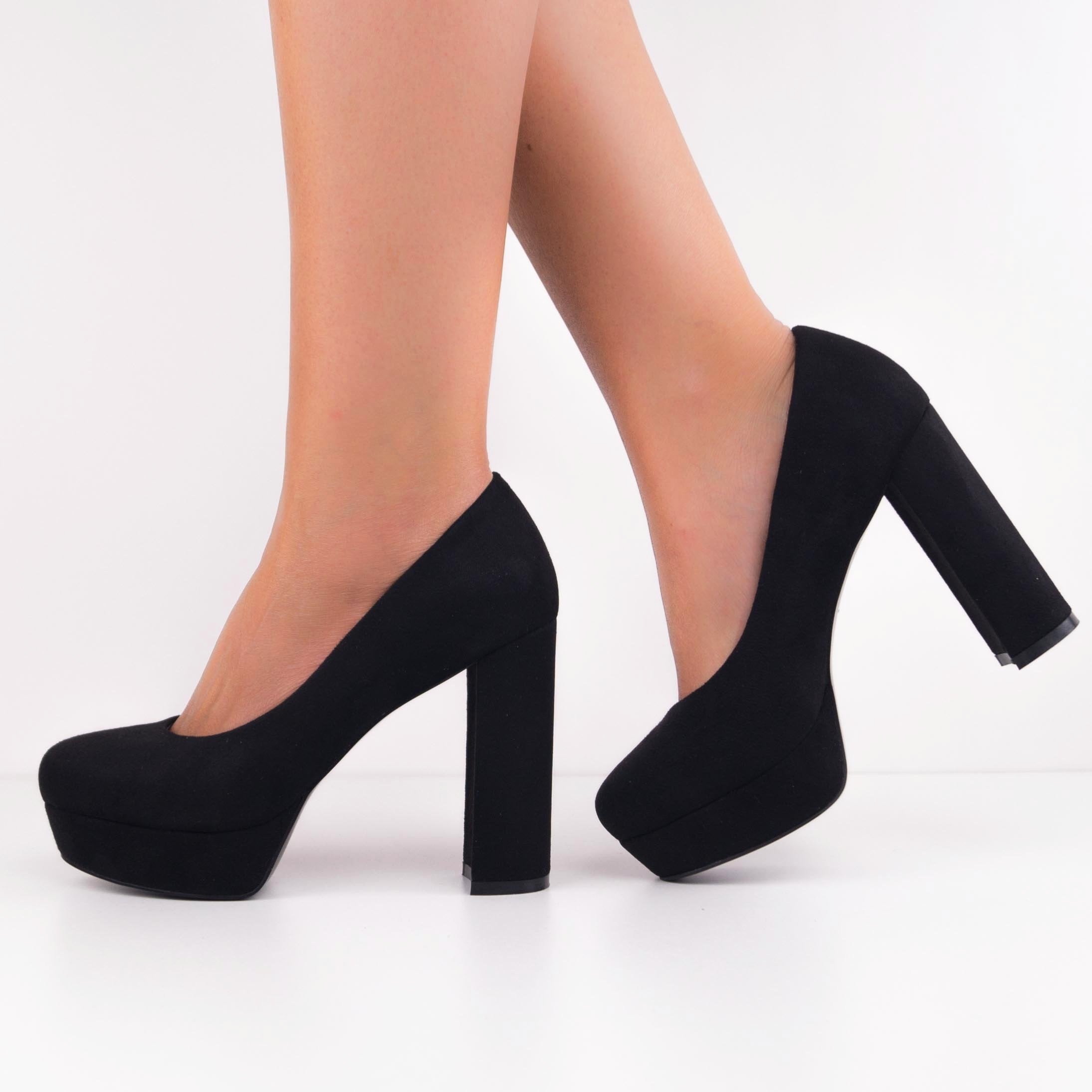 black heels closed round toe