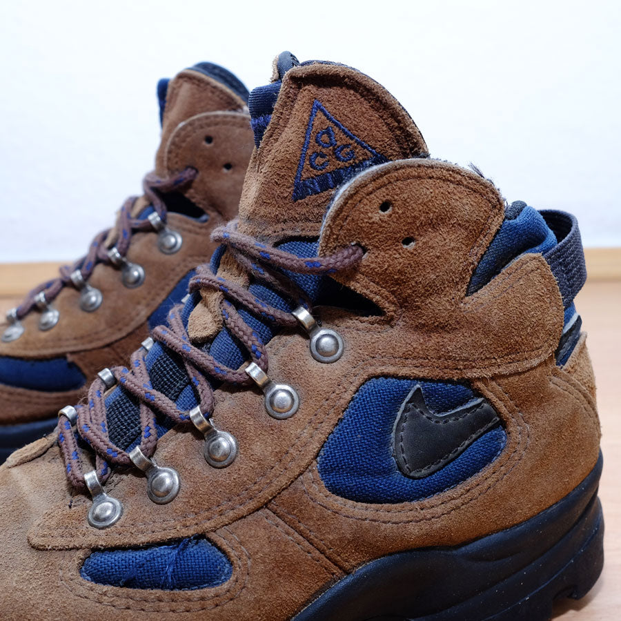 womens nike acg boots