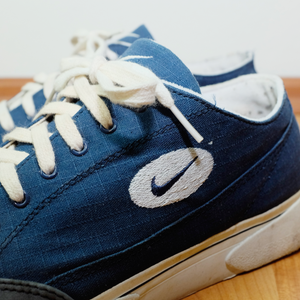 Vintage Nike Canvas Sneakers US 9 / EU 