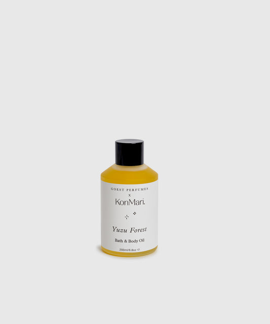 https://cdn.shopify.com/s/files/1/2975/7656/products/KonMari_Goest_Bath_Body_Oil_Joy_012.jpg?v=1617051763&width=533